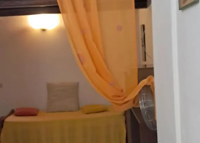 Stella * Λίπαρι